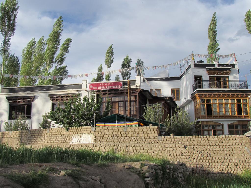 Готель Ashoka Ladakh Лех Екстер'єр фото