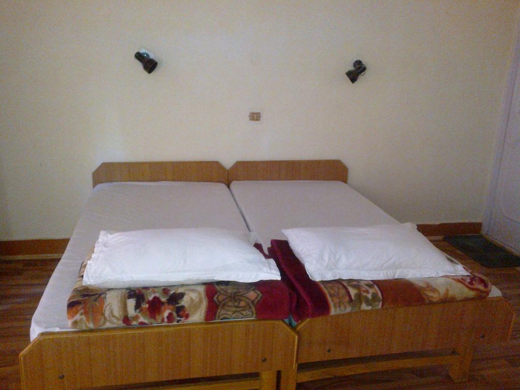 Готель Ashoka Ladakh Лех Номер фото