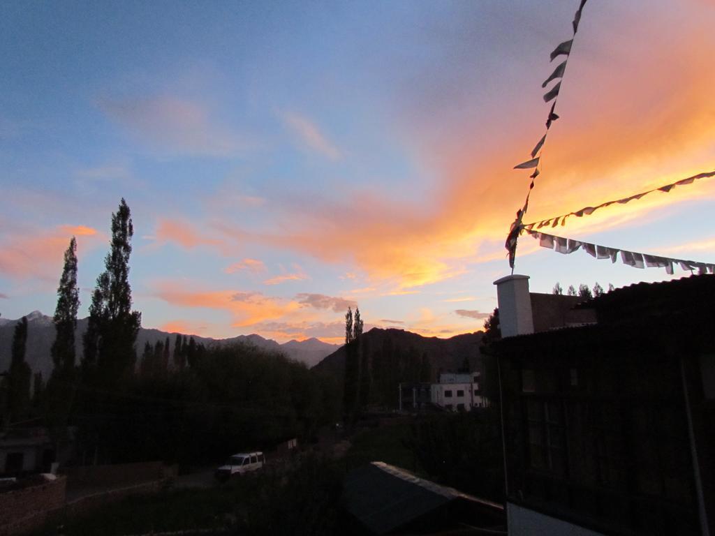 Готель Ashoka Ladakh Лех Екстер'єр фото