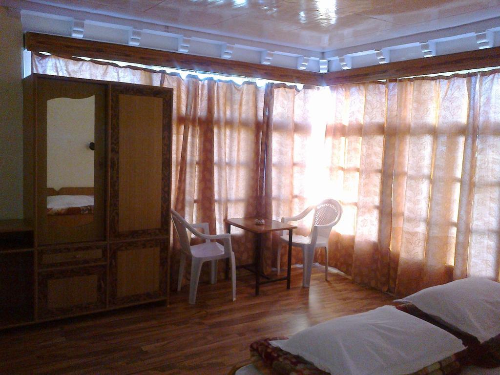 Готель Ashoka Ladakh Лех Номер фото
