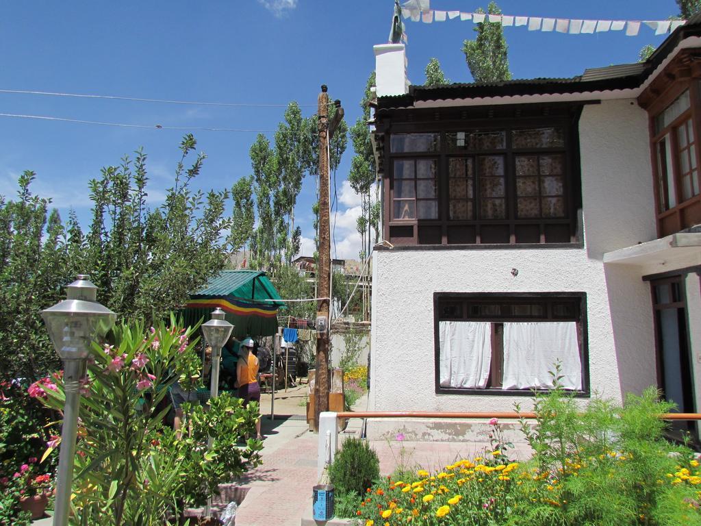 Готель Ashoka Ladakh Лех Екстер'єр фото