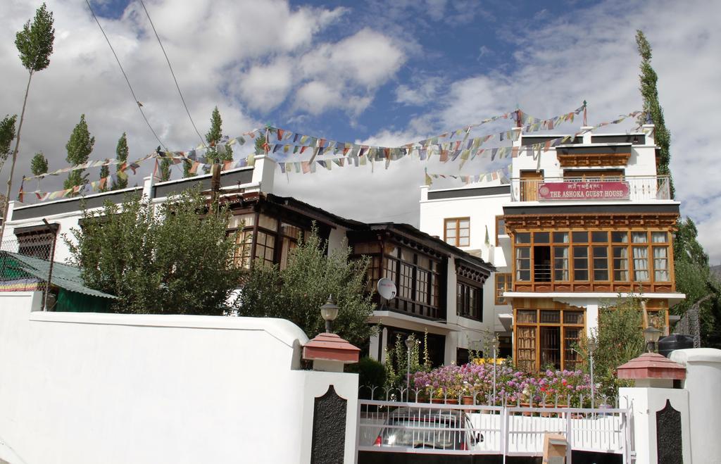 Готель Ashoka Ladakh Лех Екстер'єр фото